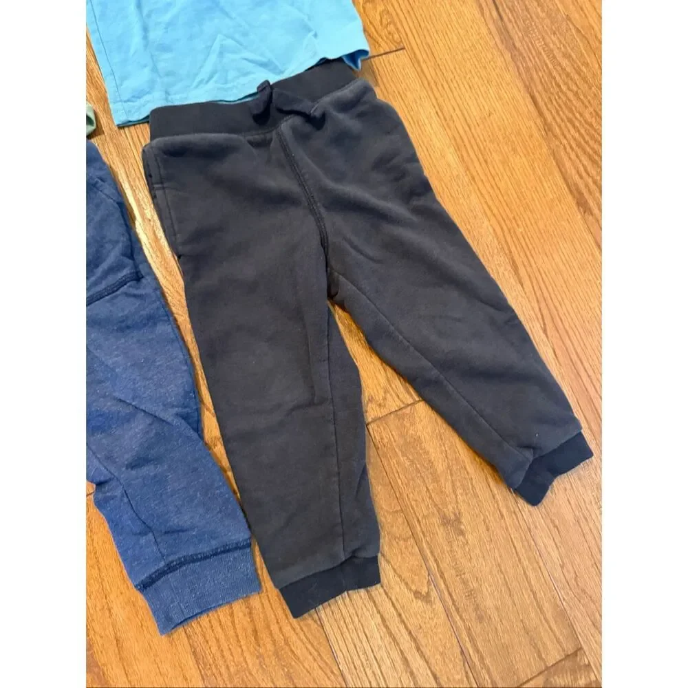 Boys 2t Carters Children’s Place outfit pajama bundle